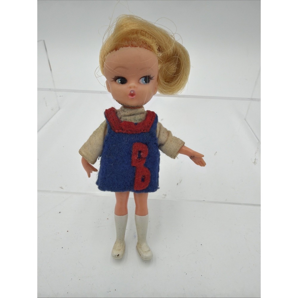 Vintage Hasbro Dolly Darlings Go-Team-Go Cheerleader Doll